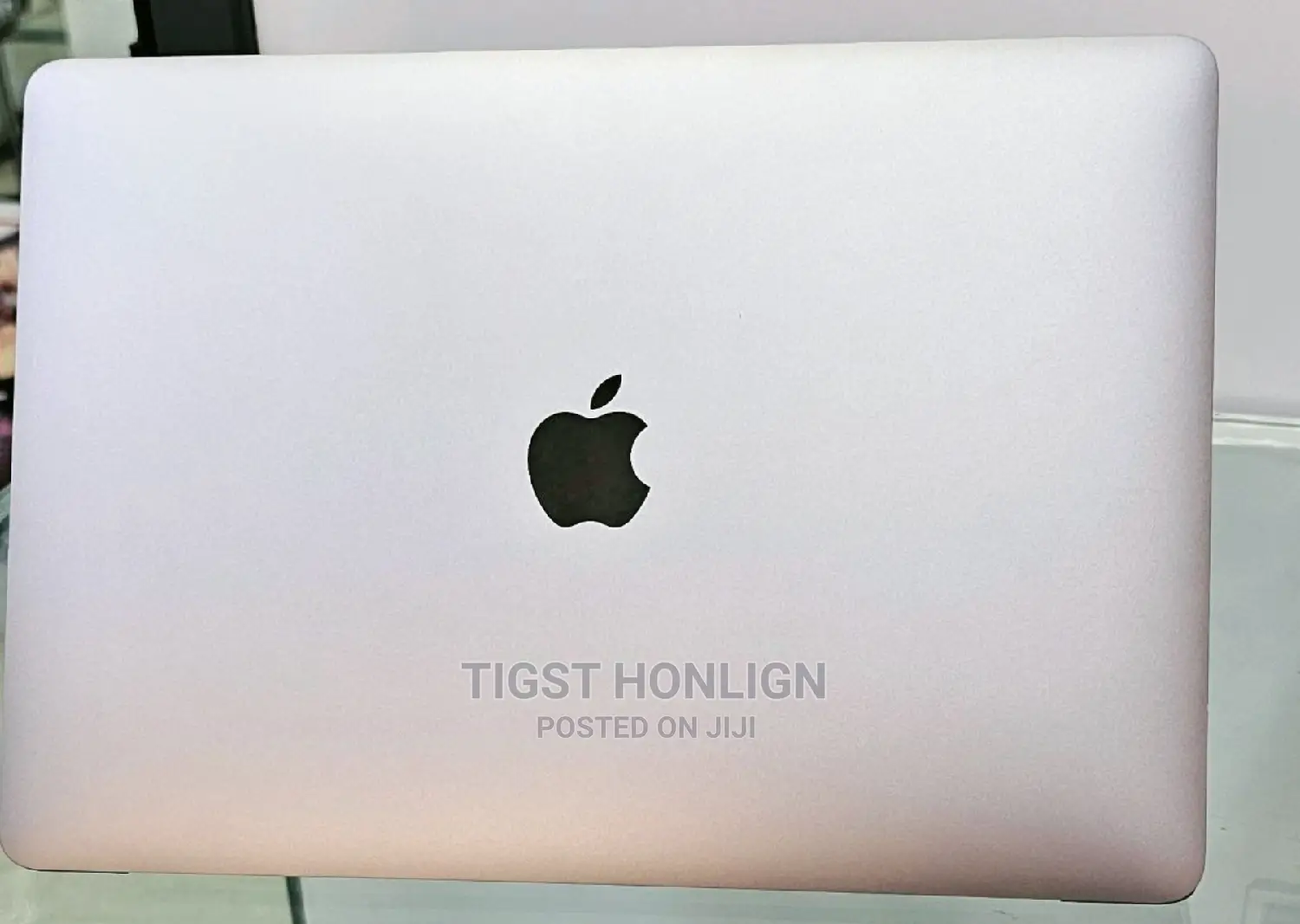 New Laptop Apple MacBook Pro 2022 M2 8GB Apple M2 SSD 256GB