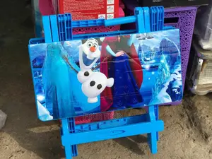 የልጆች ታጣፊ ጠረጴዛ