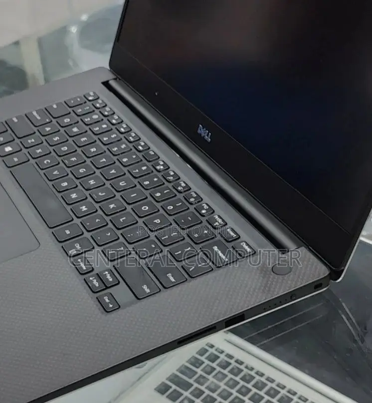 New Laptop Dell XPS 15 (9550) 16GB Intel Core I7 SSD 512GB