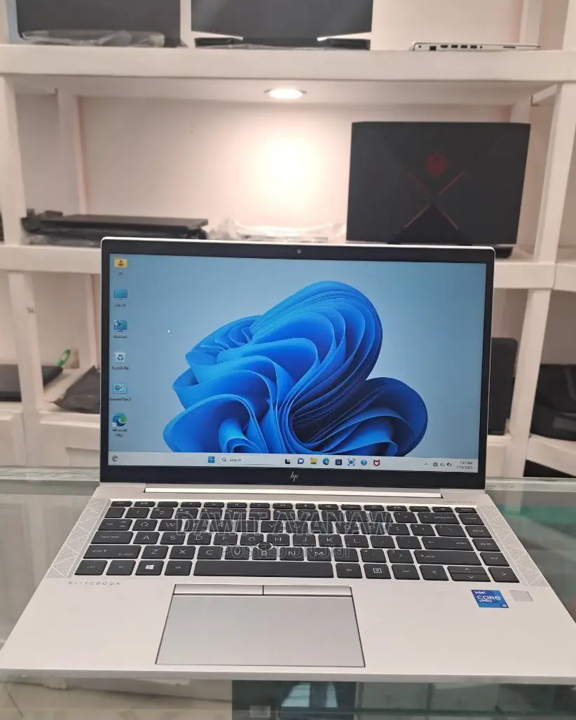 New Laptop HP EliteBook 840 G8 8GB Intel Core I5 SSD 512GB