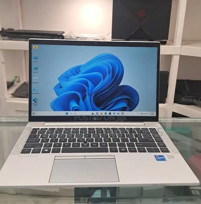 New Laptop HP EliteBook 840 G8 8GB Intel Core I5 SSD 512GB