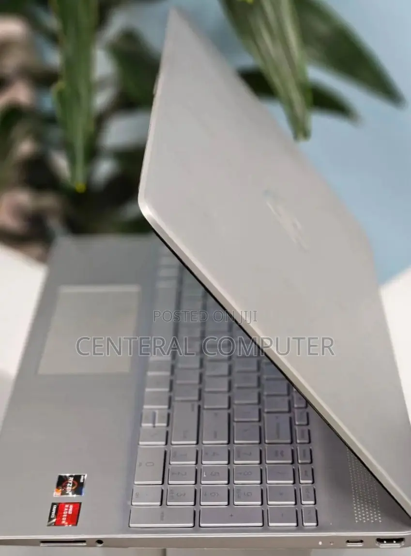 New Laptop HP Stream Notebook 8GB AMD Ryzen 3 SSD 256GB