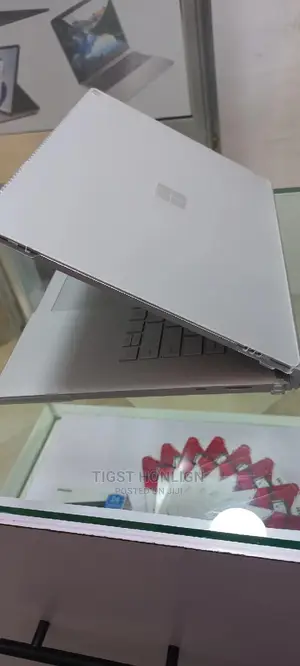 New Laptop Microsoft Surface 16GB Intel Core I7 SSD 256GB