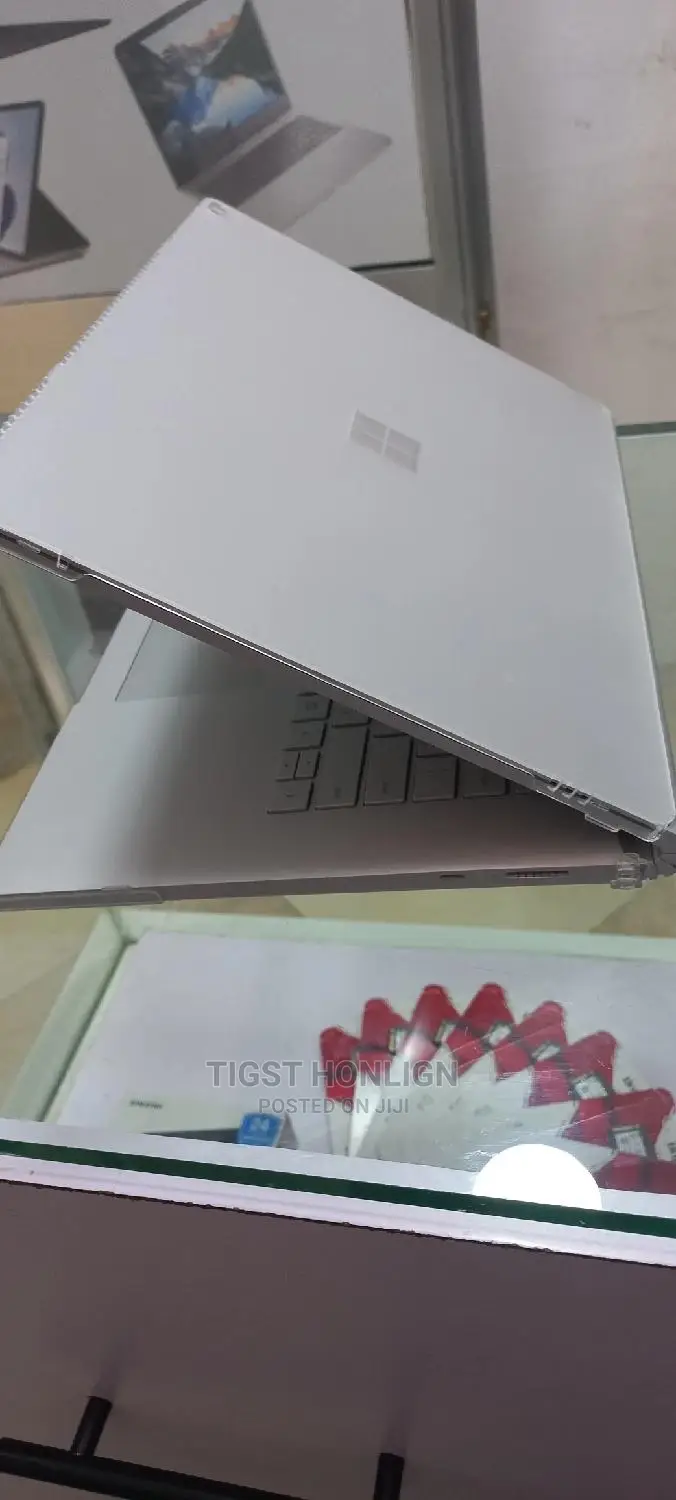New Laptop Microsoft Surface 16GB Intel Core I7 SSD 256GB