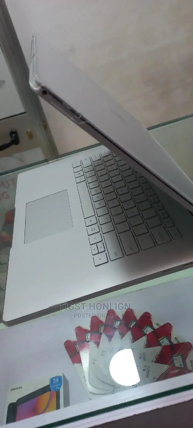 New Laptop Microsoft Surface 16GB Intel Core I7 SSD 256GB