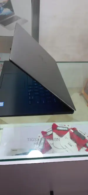 New Laptop Dell Precision 15 3520 16GB Intel Core I7 SSD 512GB