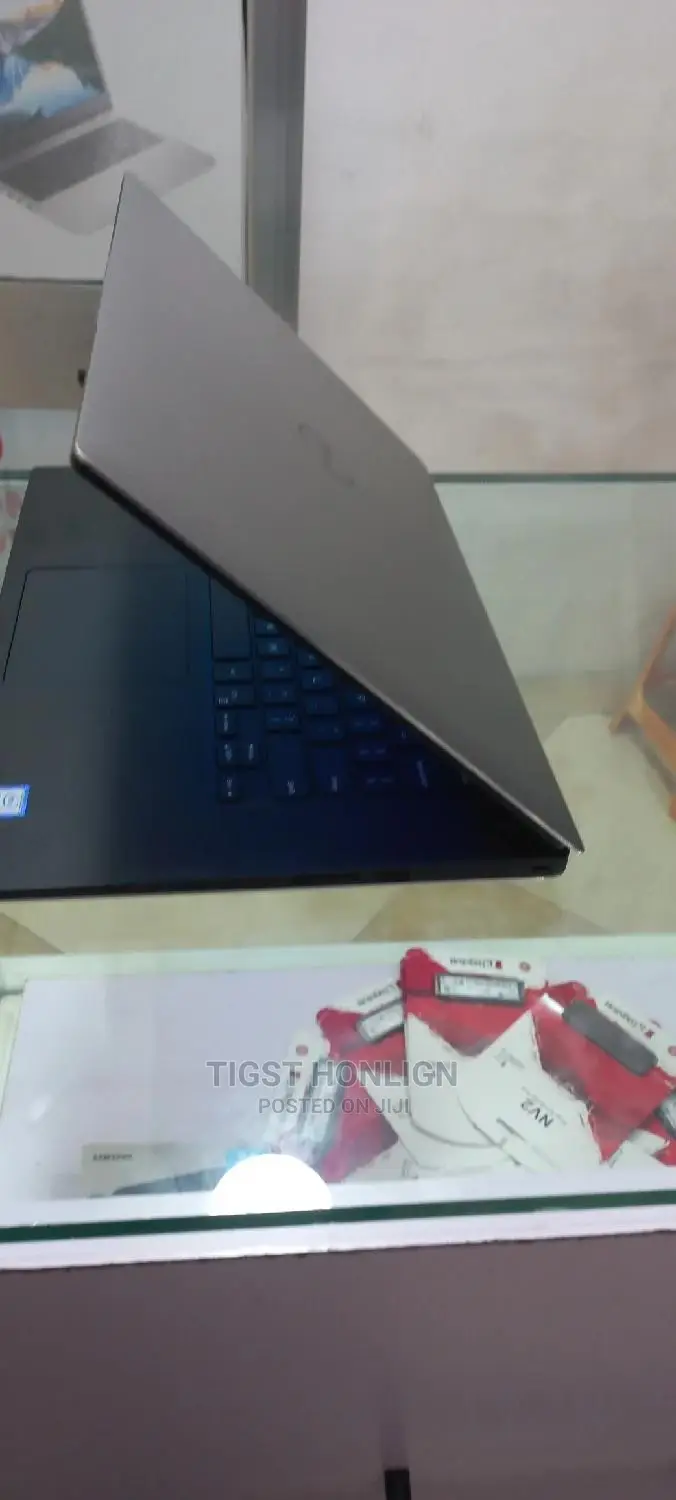 New Laptop Dell Precision 15 3520 16GB Intel Core I7 SSD 512GB