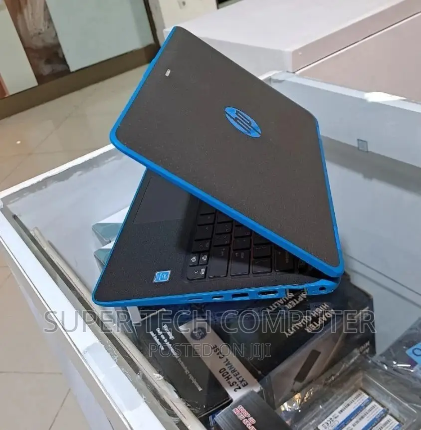 New Laptop HP X360 310 G2 8GB Intel Core 2 Quad SSD 256GB