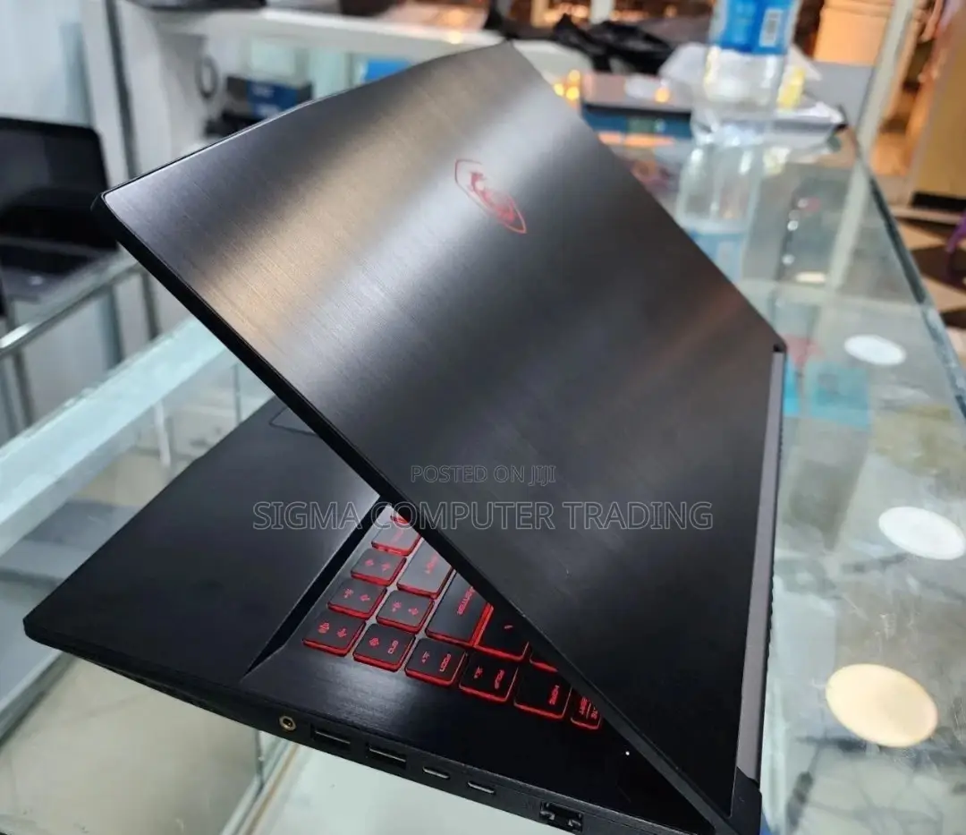 New Laptop MSI GF63 16GB Intel Core I7 SSD 512GB