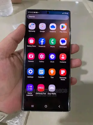 Photo - Samsung Galaxy S22 Ultra 128 GB Silver