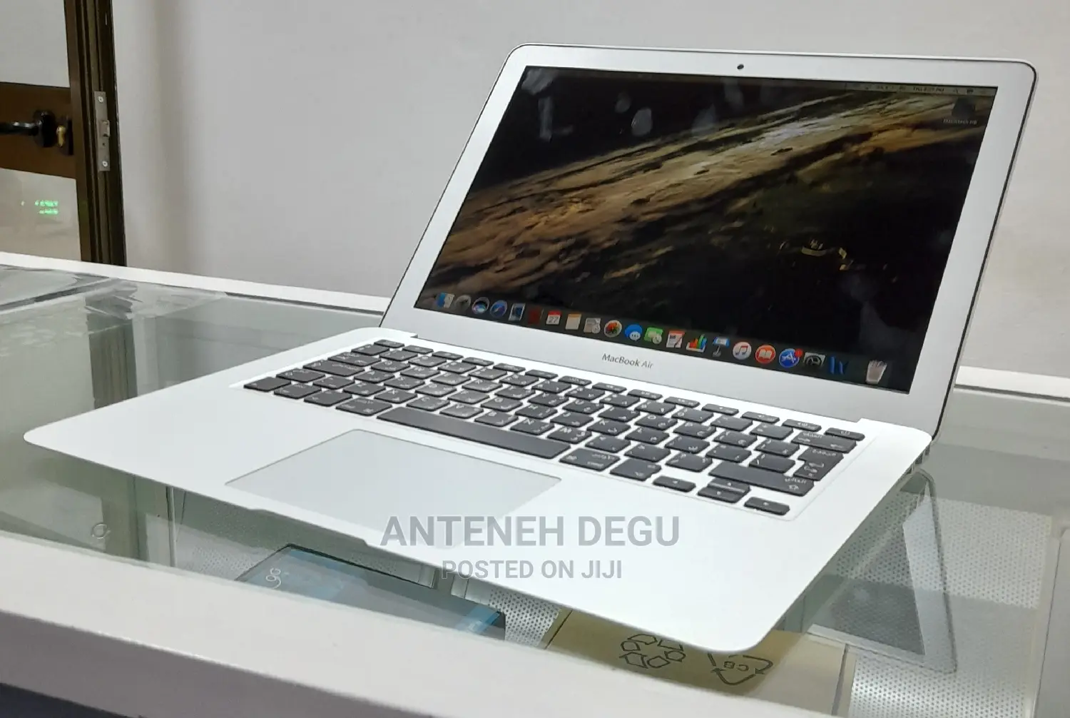 New Laptop Apple MacBook Air 2015 8GB Intel Core I5 SSD 256GB