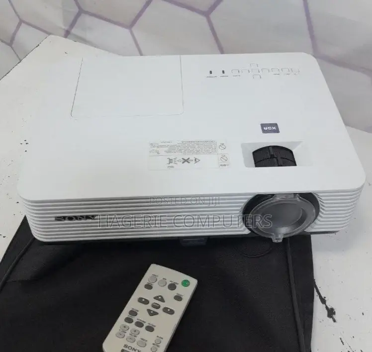 Brand New VPL Dx211 Model SONY Projector
