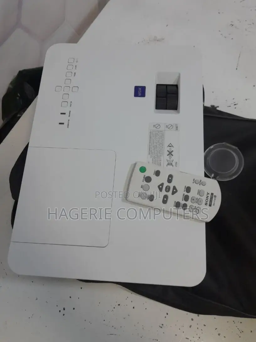 Brand New VPL Dx211 Model SONY Projector