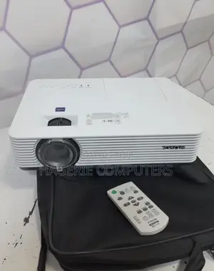 Brand New VPL Dx211 Model SONY Projector