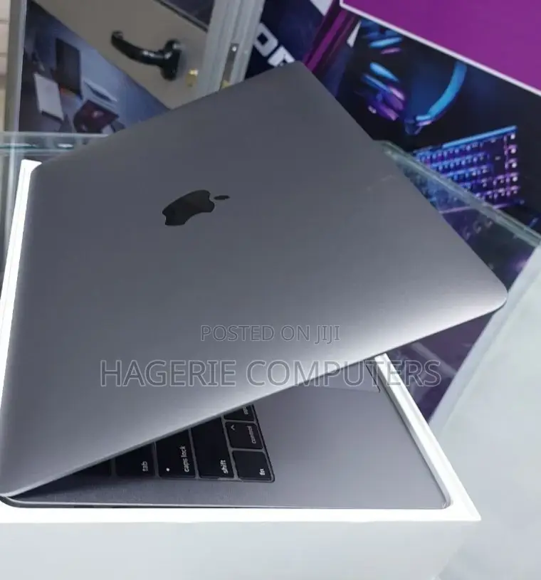 New Laptop Apple MacBook Pro 2020 8GB SSD 256GB