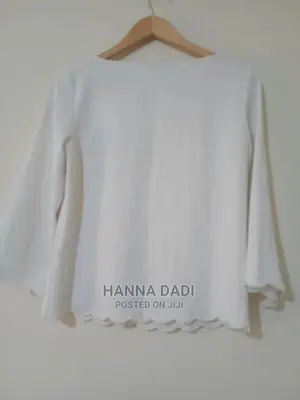 Pre-Owned H M White Casual Blouse