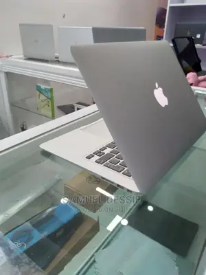 New Laptop Apple MacBook Air 2015 8GB Intel Core I5 SSD 256GB