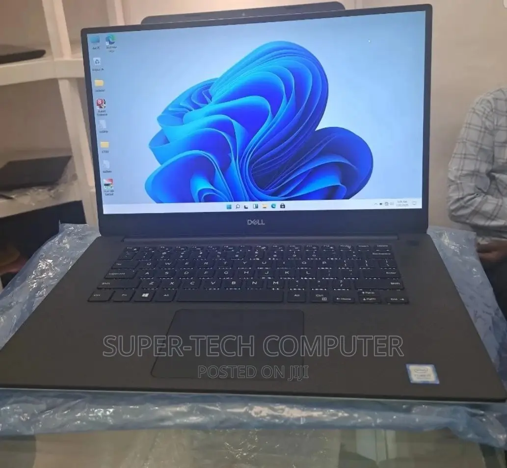 New Laptop Dell XPS 15 16GB Intel Core I7 SSD 512GB