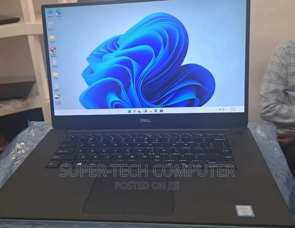 New Laptop Dell XPS 15 16GB Intel Core I7 SSD 512GB
