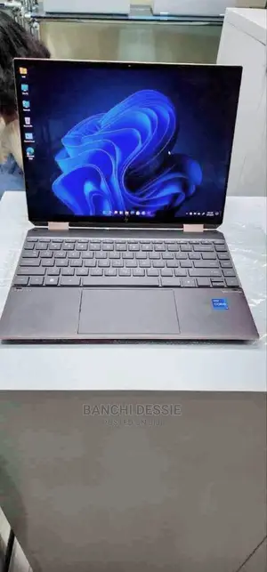 Photo - New Laptop HP Spectre 16GB Intel Core I7 SSD 512GB