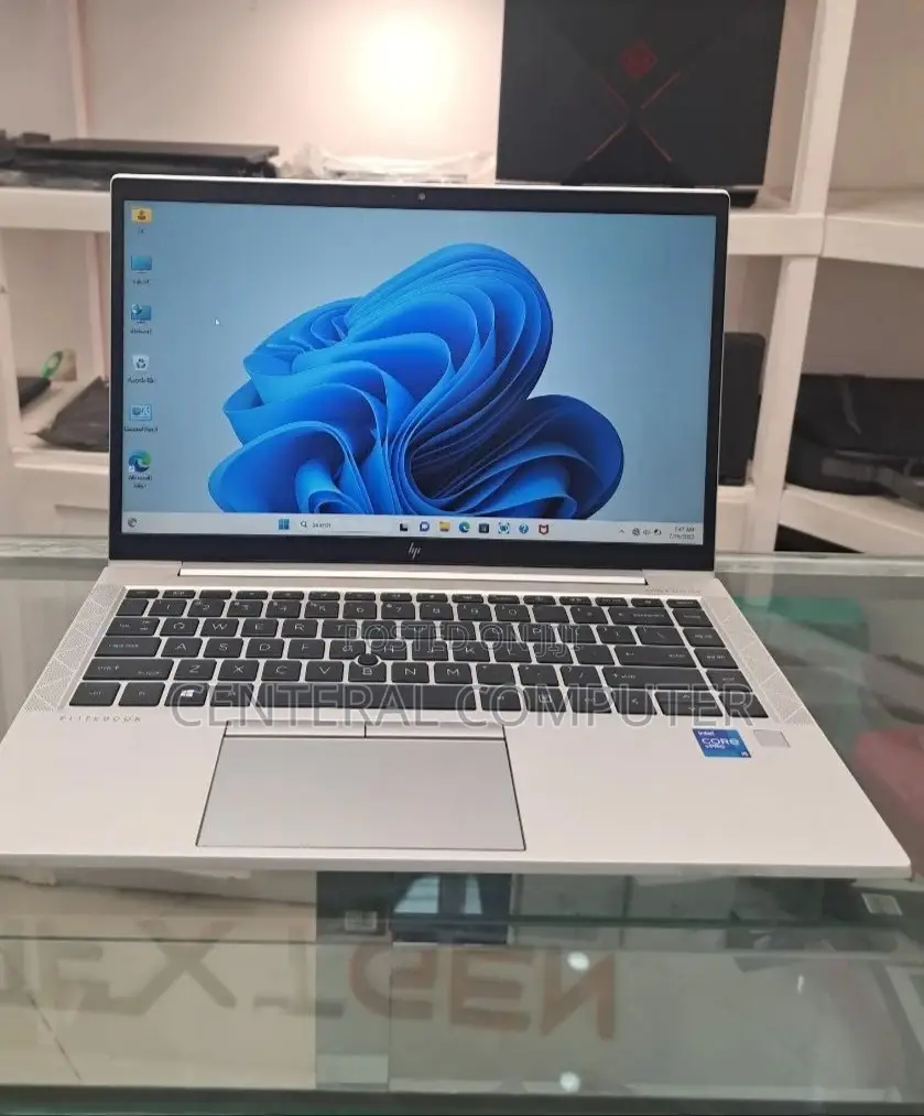 New Laptop HP EliteBook 840 G8 8GB Intel Core I5 SSD 512GB