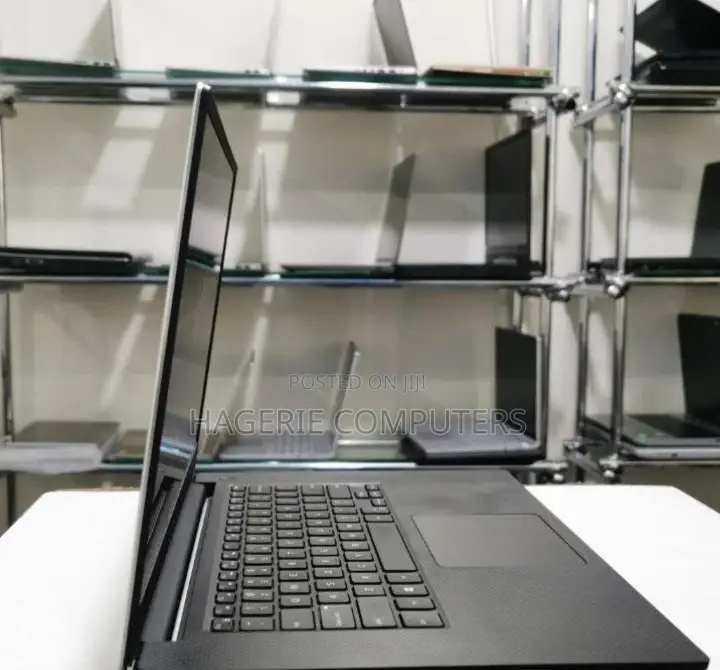New Laptop Dell Precision 5520 16GB Intel Core I7 SSD 512GB