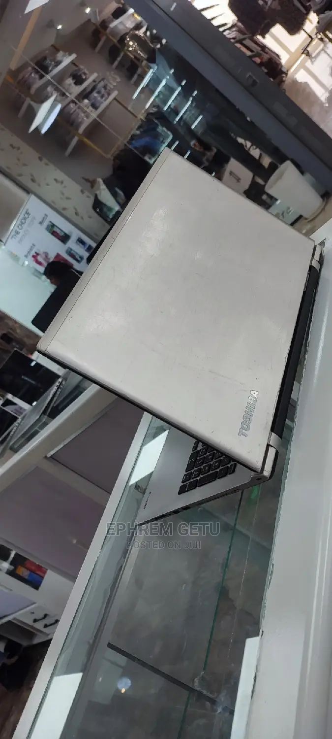 New Laptop Toshiba Satellite C55 12GB Intel Core I7 SSD 256GB