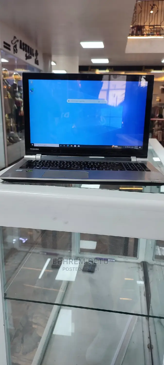 New Laptop Toshiba Satellite C55 12GB Intel Core I7 SSD 256GB