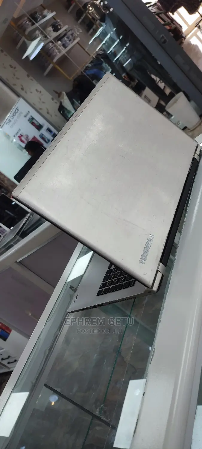 New Laptop Toshiba Satellite C55 12GB Intel Core I7 SSD 256GB