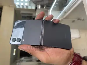 New Samsung Galaxy Z Flip4 256 GB Black