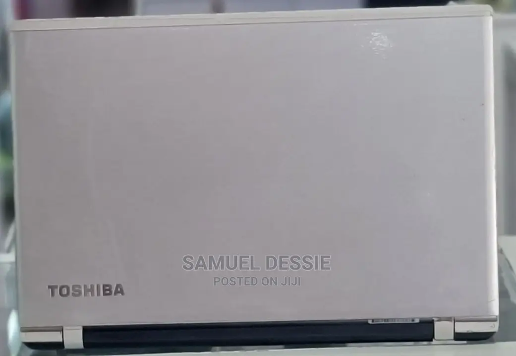 New Laptop Toshiba Satellite C850 12GB Intel Core I7 SSD 256GB