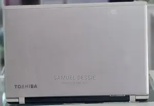 New Laptop Toshiba Satellite C850 12GB Intel Core I7 SSD 256GB