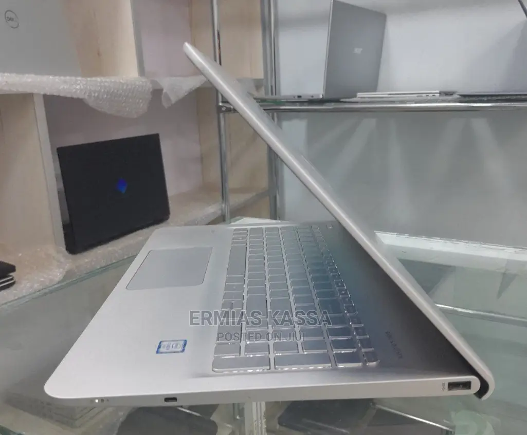 New Laptop HP Envy X360 12GB Intel Core I5 SSD 1T