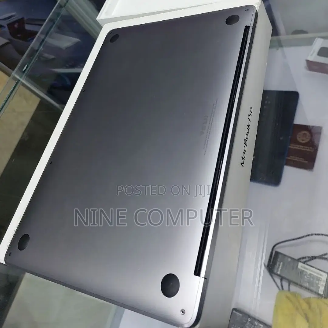 New Laptop Apple MacBook 2015 16GB AMD Ryzen SSD 512GB