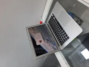 New Laptop Apple MacBook Air 2015 8GB Intel Core I5 SSD 256GB