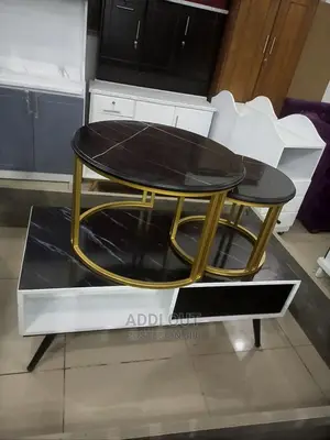 Table/ጠረጴዛ