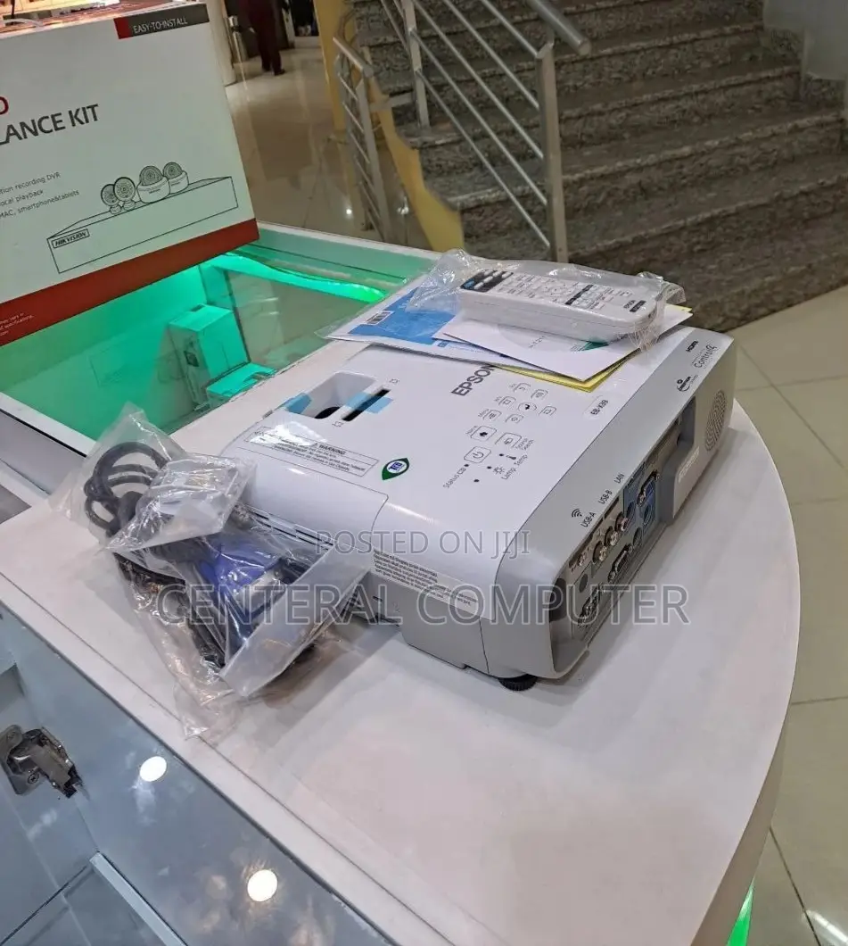 Brand New EPSON Projector Eb X39