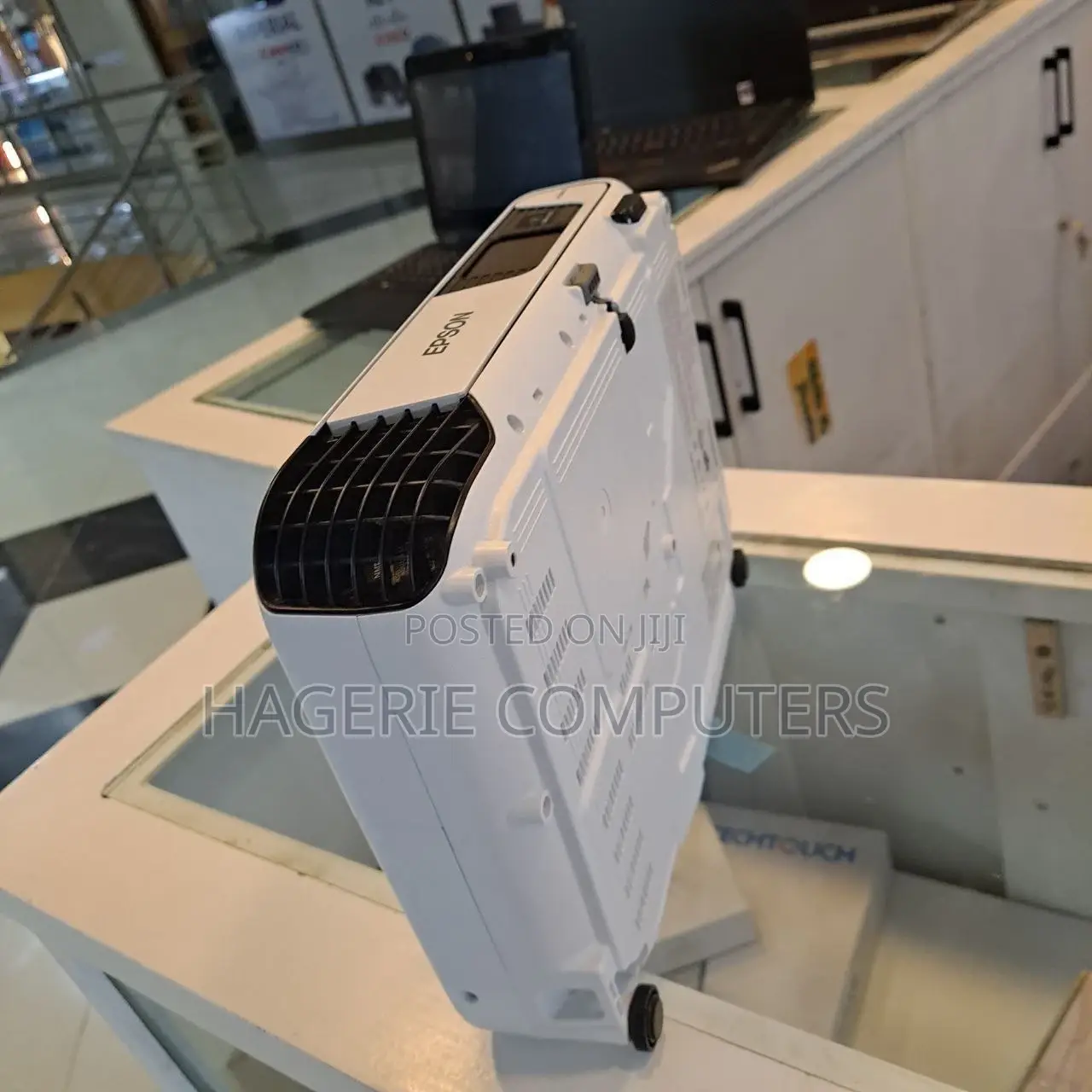 Brand New EPSON Projector Eb-X31 Model Projector