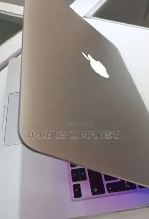 Photo - New Laptop Apple MacBook Pro 2015 8GB Intel Core I5 SSD 512GB