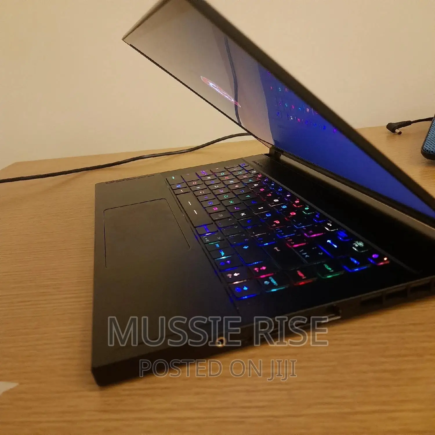 New Laptop MSI GS66 Stealth 10SGS 16GB Intel Core I7 SSD 1T