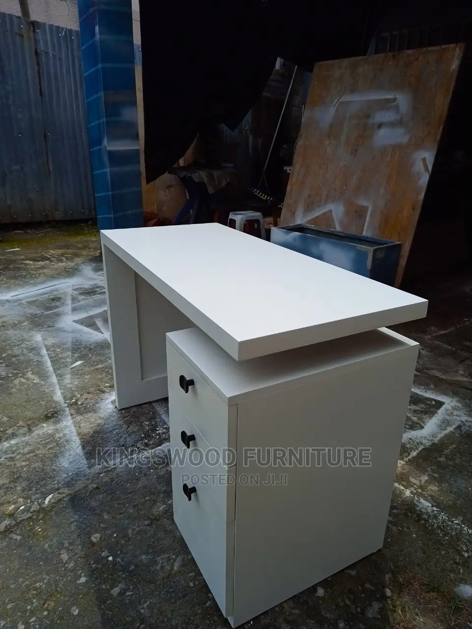 Office and Nail Tabel Width100cmx75cmheight X 45cm Depth