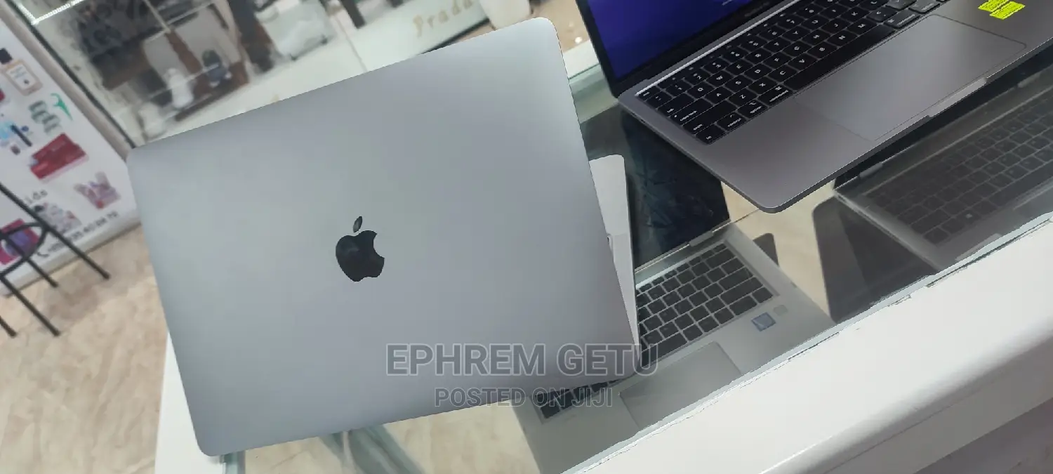 New Laptop Apple MacBook Pro M1 8GB Apple M1 Pro SSD 256GB