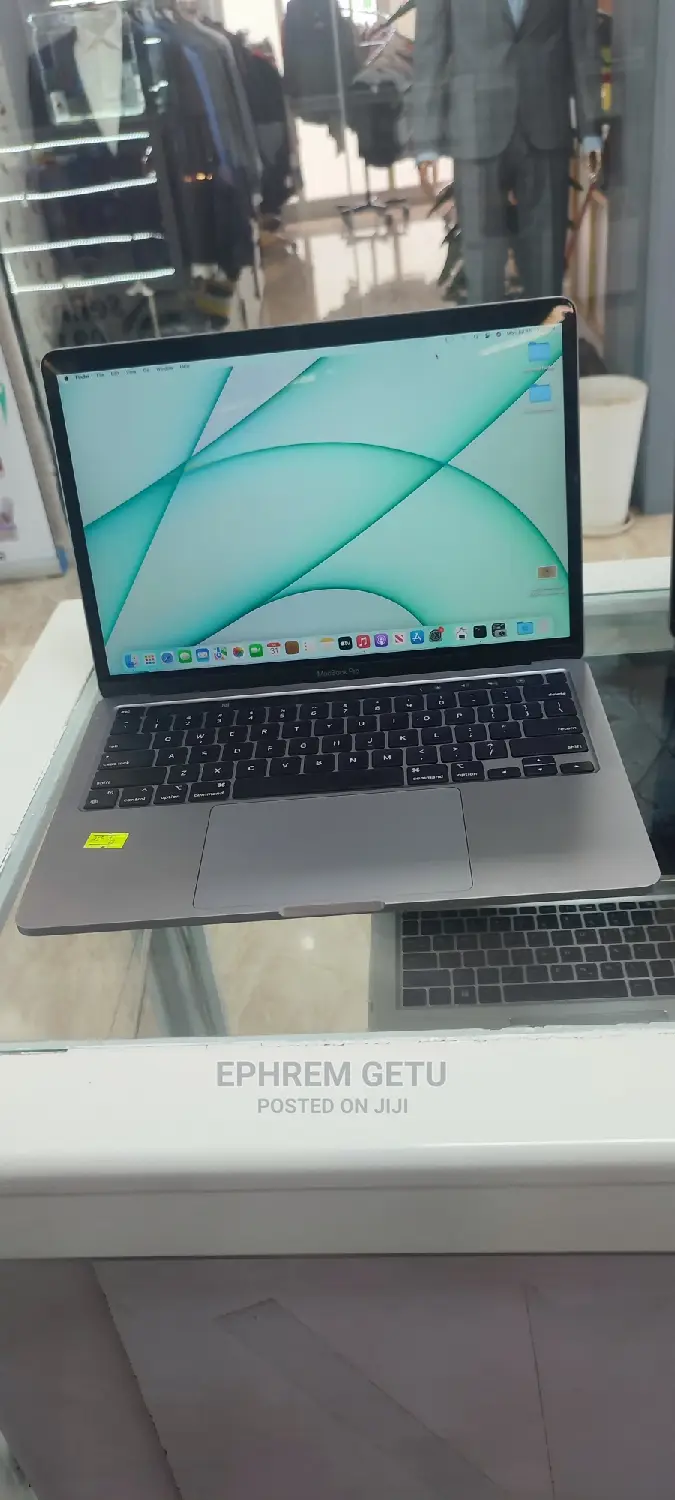 New Laptop Apple MacBook Pro M1 8GB Apple M1 Pro SSD 256GB