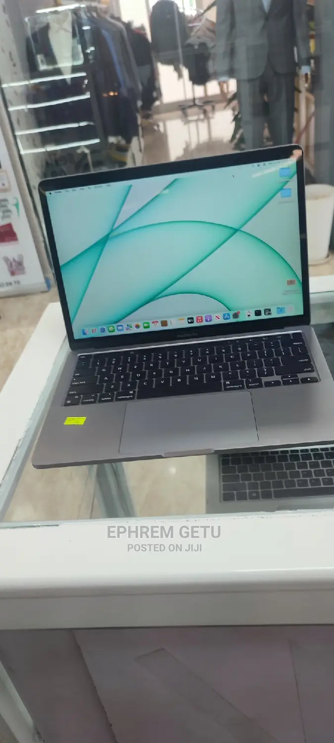 New Laptop Apple MacBook Pro M1 8GB Apple M1 Pro SSD 256GB