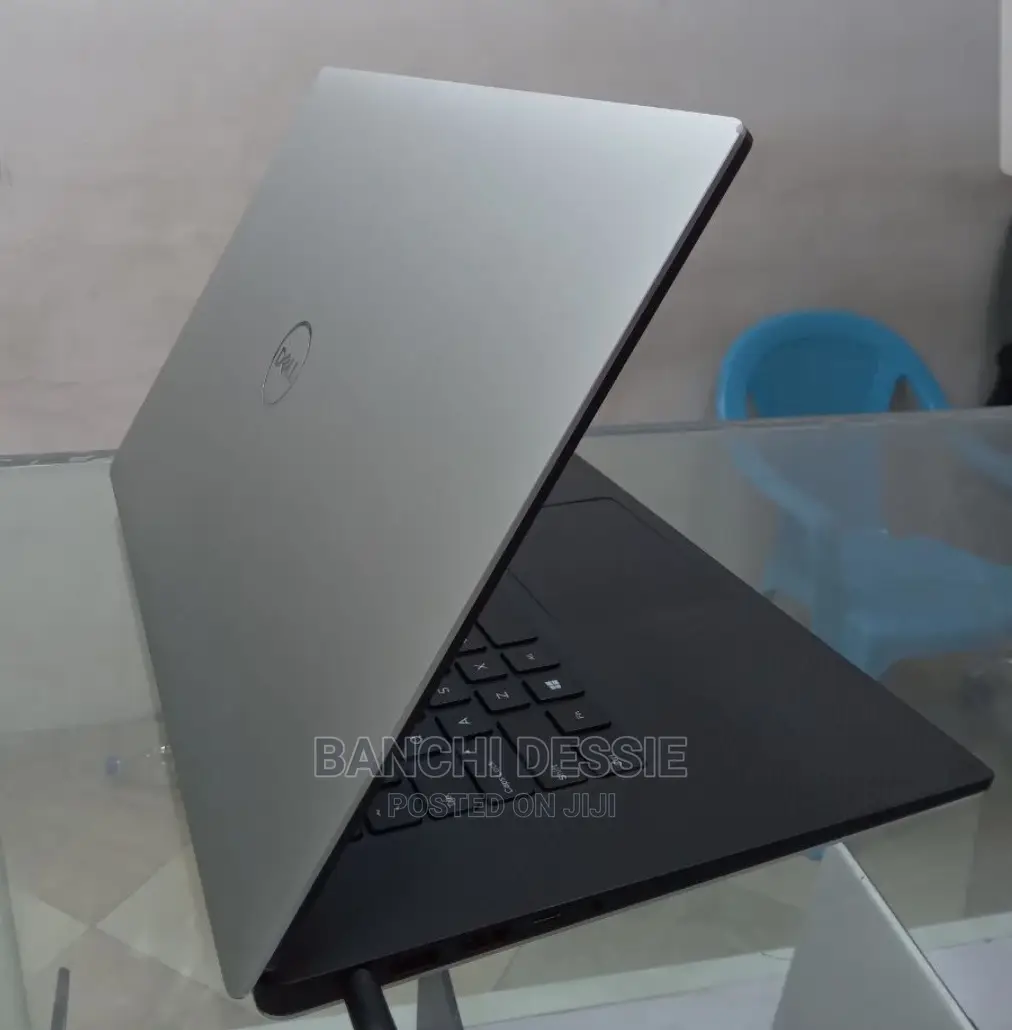 New Laptop Dell Precision 5530 16GB Intel Core I7 SSD 512GB