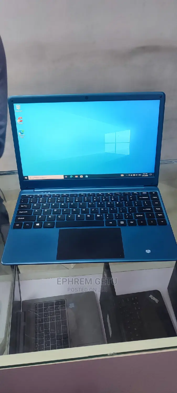 New Laptop Gateway CX2608 4GB Intel Pentium SSD 128GB