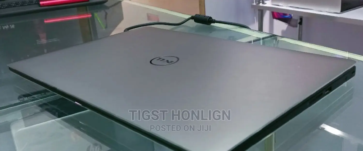 New Laptop Dell Precision 15 3520 16GB Intel Core I7 SSD 512GB