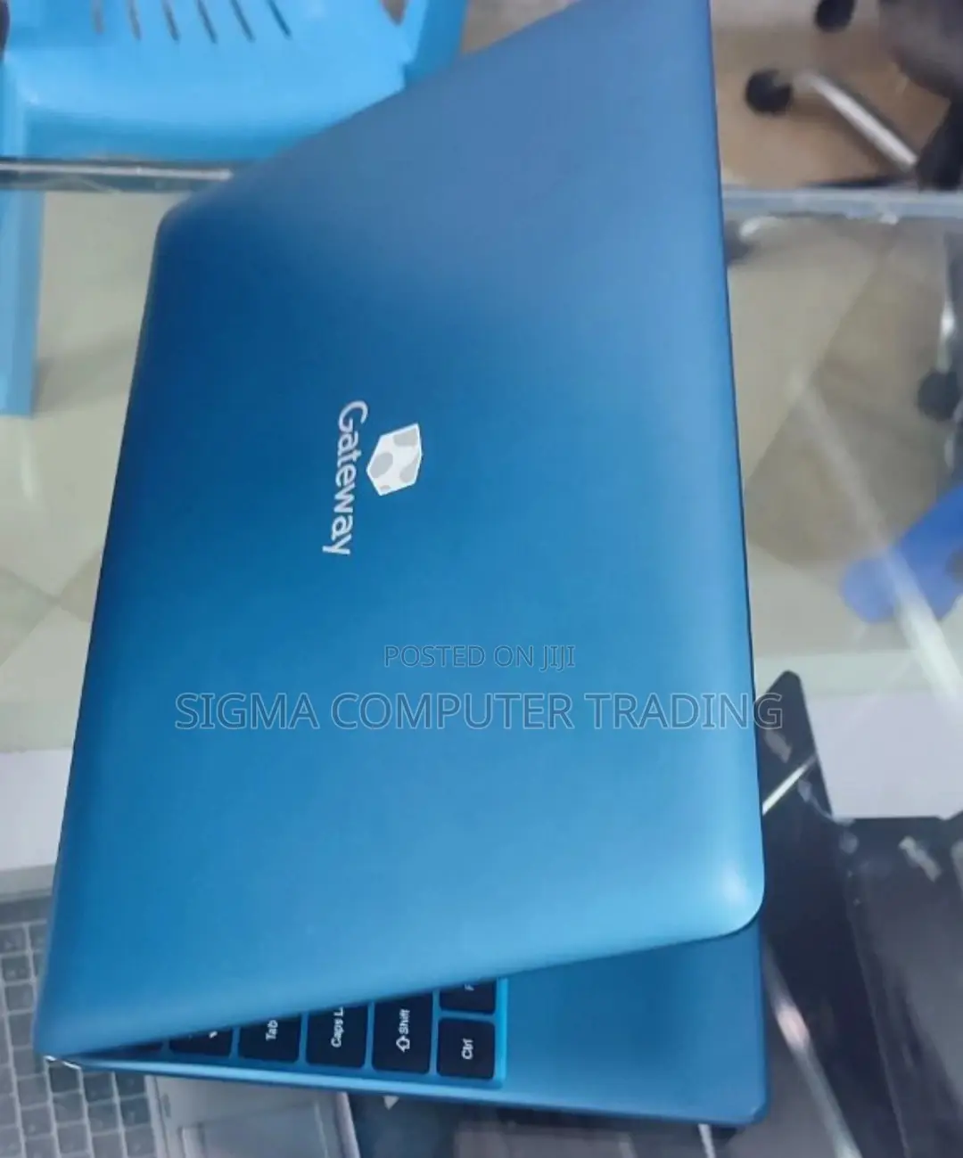 New Laptop Gateway GWTC116-2 4GB Intel Xeon SSD 128GB