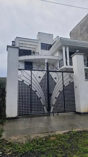 7bdrm House in Addis Abeba, Bole for sale