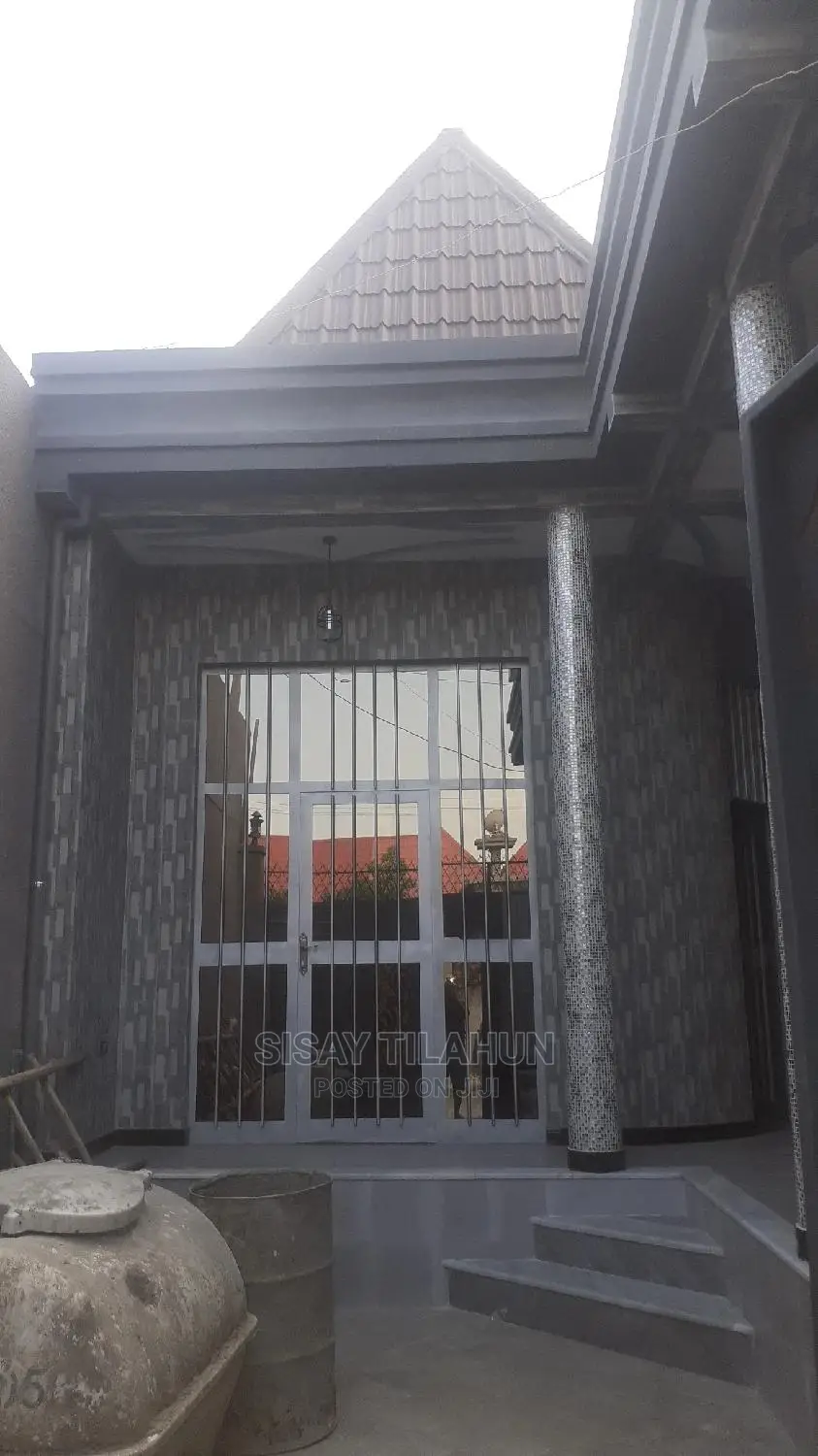 3bdrm House in East Shewa for sale